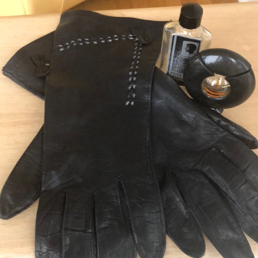 Art Deco Leather Gloves with Cut Work